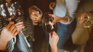 Забраняват продажбата на алкохол в ресторантите и баровете в Норвегия Забраняват продажбата на алкохол в ресторантите и баровете в Норвегия