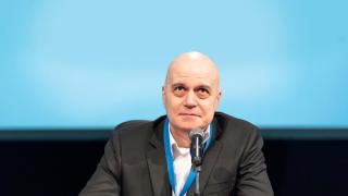 Слави Трифонов изтегли министрите на ПП "Има такъв народ" от управлението и обвини Кирил Петков в "национално предателство"