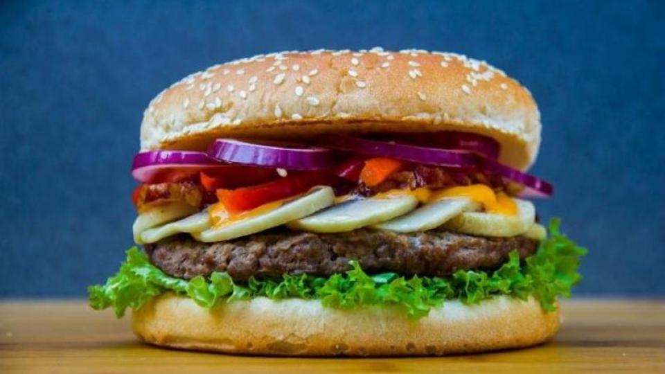 Вместо "McDonald's" в Русия отвори врати новият ресторант за бързо хранене "Вкусно и точка"