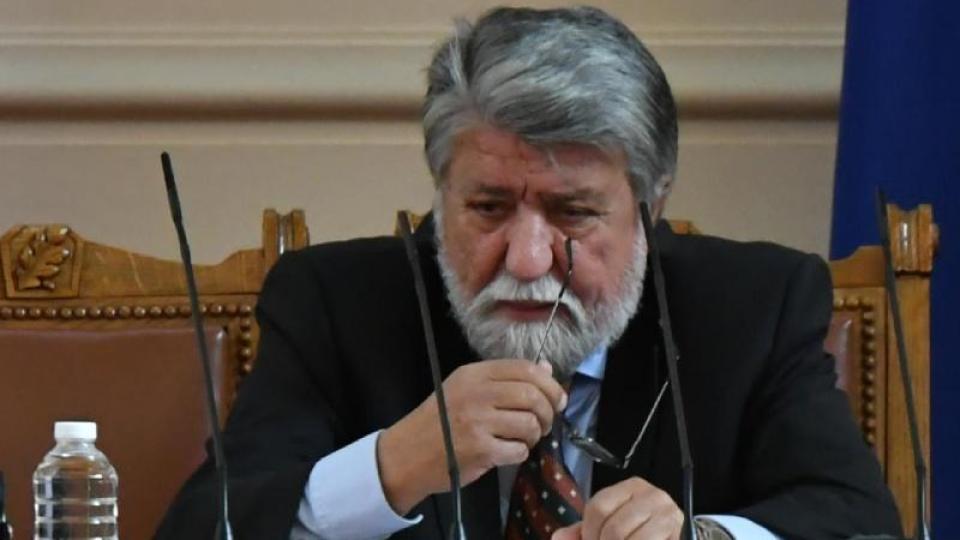 Вежди Рашидов в крайна сметка оглави 48-ото Народно събрание