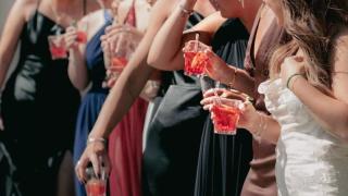 <strong>Абитуриентски страсти 2023: 5 цвята за рокли, с които ще се превърнете във фаворитката на бала</strong>