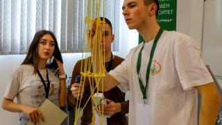 282-сантиметрова кула от спагети спечели осмото издание на Националното състезание за творчески умения "Varna Spaghetti Engineering"