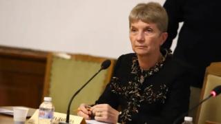 Скандална зам.-министърка на спорта напълни ММС с хора на Корнелия Нинова