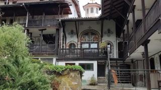 Богоугодно дело! Дарителска кампания помага на Чекотинския манастир "Св. Архангел Михаил" да изгради подход за инвалиди