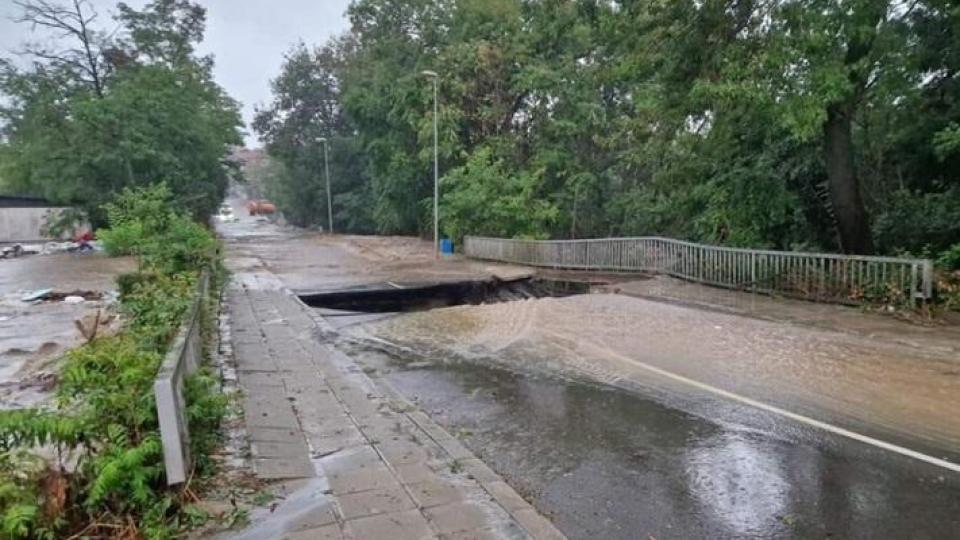 ВЪПРОСЪТ: Кой ще гушне 6 млн. лв. от трагедията в Царево?