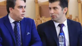 Петков и Василев спорят кой да оглави листата за евродепутати