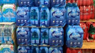 Жесток удар по джоба: Минералната вода поскъпва драстично, в Европа е по-евтино (ЦЕНИТЕ) Жесток удар по джоба: Минералната вода поскъпва драстично, в Европа е по-евтино (ЦЕНИТЕ)