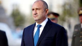 Стягат нови партии около Румен Радев