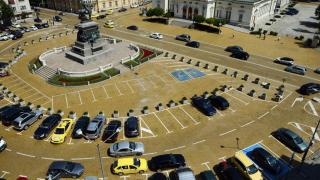 Гигантската далавера с паркингите в София