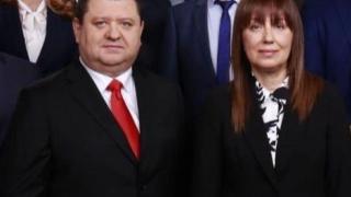 Скандал! Какво свързва Филиз Хюсменова и Сали Табаков с кмета-престъпник от Омуртаг Ешреф Ешрефов? Скандал! Какво свързва Филиз Хюсменова и Сали Табаков с кмета-престъпник от Омуртаг Ешреф Ешрефов?