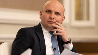 Кандидат-наследникът на Доган строи палат в Симеоново: Илхан Кючюк източил над 3 млн. лв. от Европарламента от заплати на сътрудници Кандидат-наследникът на Доган строи палат в Симеоново: Илхан Кючюк източил над 3 млн. лв. от Европарламента от заплати на сътрудници
