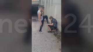 Извънредно! Малолетни изроди се гаврят с момче в Русе (СНИМКИ/ВИДЕО) Извънредно! Малолетни изроди се гаврят с момче в Русе (СНИМКИ/ВИДЕО)