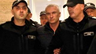Закопчаният с белязани пари Джейхан Ибрямов обещал договор за 50 млн. лв. на дедесаря Мирослав Закопчаният с белязани пари Джейхан Ибрямов обещал договор за 50 млн. лв. на дедесаря Мирослав