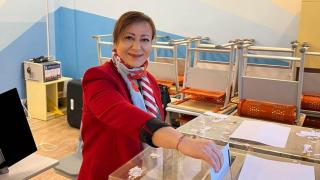 Атидже Алиева-Вели и Станислав Анастасов гласуваха в 8 часа и 8 минути за Ново Начало за България, с хората и за хората!