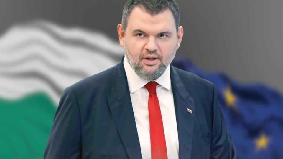 Делян Пеевски, лидер на ДПС – НОВО НАЧАЛО: Пълна подкрепа за служителите на МВР и МО. Увеличението на възнагражденията им трябва да стане от 1 януари Делян Пеевски, лидер на ДПС – НОВО НАЧАЛО: Пълна подкрепа за служителите на МВР и МО. Увеличението на възнагражденията им трябва да стане от 1 януари
