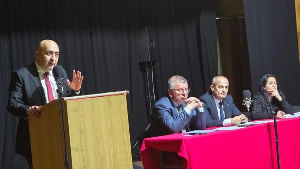 ДПС-Кърджали номинира Делян Пеевски, Ерол Мюмюн: Край на страха, край на дерибеите – ще имаме 50 депутати! ДПС-Кърджали номинира Делян Пеевски, Ерол Мюмюн: Край на страха, край на дерибеите – ще имаме 50 депутати!