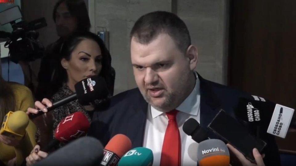 Ексклузивно! Пеевски за кабинет ГЕРБ-БСП-ИТН: Няма да участваме в тази нечистоплътна сглобка! (ВИДЕО) Ексклузивно! Пеевски за кабинет ГЕРБ-БСП-ИТН: Няма да участваме в тази нечистоплътна сглобка! (ВИДЕО)