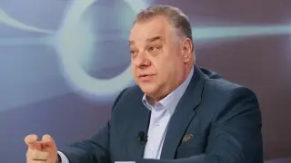 Доктор Ненков: Ако една маникюристка може да забоде игла в лицето на жена, защо да не премахваме апендикс на дивана!