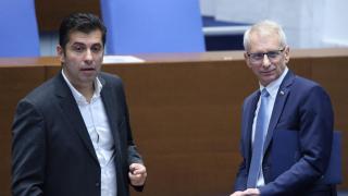 ПП взривиха държавата, като направиха първата и най-съществена грешка: ВКАРАХА ПОСРЕДНИЦИ В ДОСТАВКИТЕ НА ПРИРОДЕН ГАЗ и с това дадоха генерален ход на инфлацията!