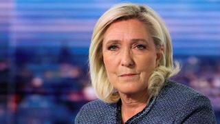 Тя губеше битки, но продължаваше и сега, точно преди това, което трябваше да бъде голяма победа, те ѝ повдигнаха дребно обвинение, за което тя вероятно не е знаела нищо - звучи ми като „счетоводна“ грешка