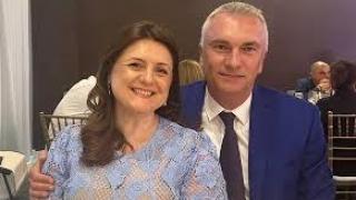 Джейхан Ибрямов опозори жена си, изневери й с блондинка