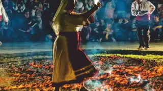 На празника Св.св. Константин и Елена в с. Българи: Правнучка на нестинарка ще танцува върху жаравата