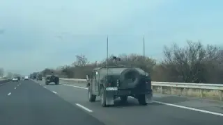 Военна техника тръгва по пътищата