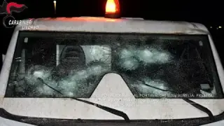 Фермери взривиха и ограбиха брониран камион с милиони евро в Сардиния ВИДЕО