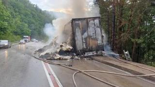 Камион се запали на Хаинбоаз СНИМКИ
