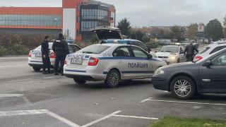 Пътник в кола, спряна от полицаи за проверка в Казанлък, глътна дрога и издъхна