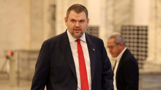 Делян Пеевски, лидер на ДПС и ПГ на ДПС-НОВО НАЧАЛО сезира КЗК за потенциален картел на “Лукойл” с горива, в ущърб на хората и бизнеса