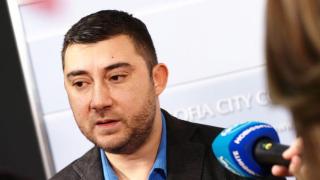 Тече операция "натрий носа на бившите", в която лилавото НПО на Борис Бонев опитва да бележи точки на Терзиев, а ще страда целият град