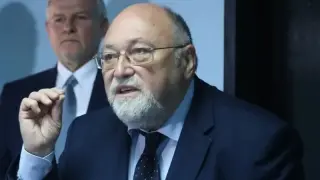 Александър Йорданов се измъква сух от имотна афера във Варшава