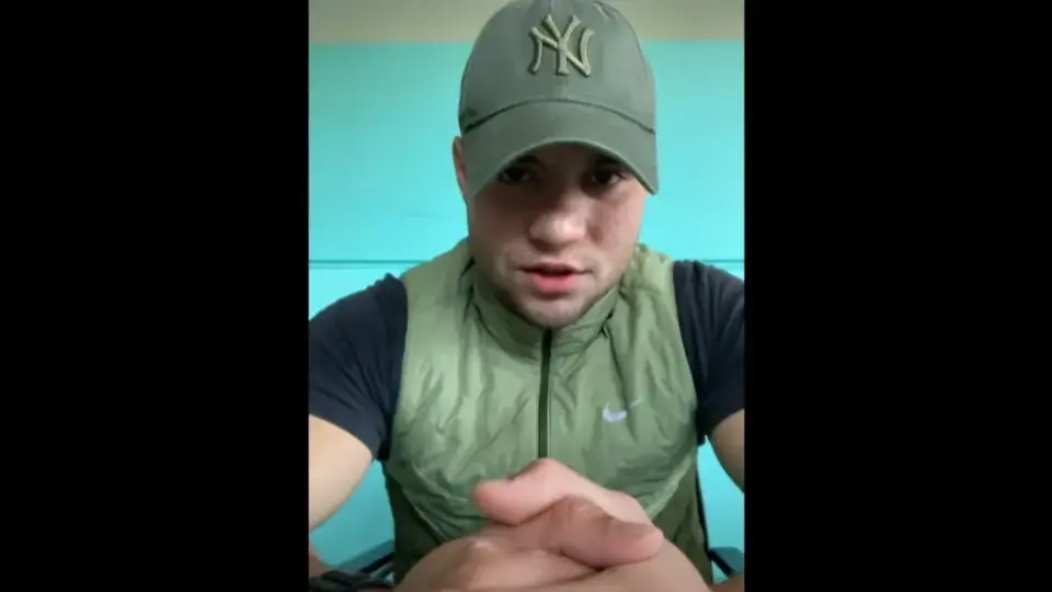 Цялата държава се е захванала да нищи един мухльо на 21 години, който бие наред в Перник. И после се питаме защо локалите се чувстват безнаказани