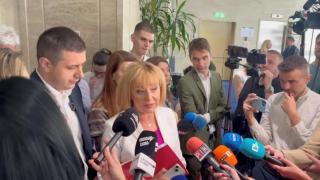 Манолова: БСП и МЕЧ подписаха законопроекта „Антиспекула“. Очаква се и другите да се присъединят