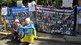 Масови демонстрации на семейства на изчезнали войници