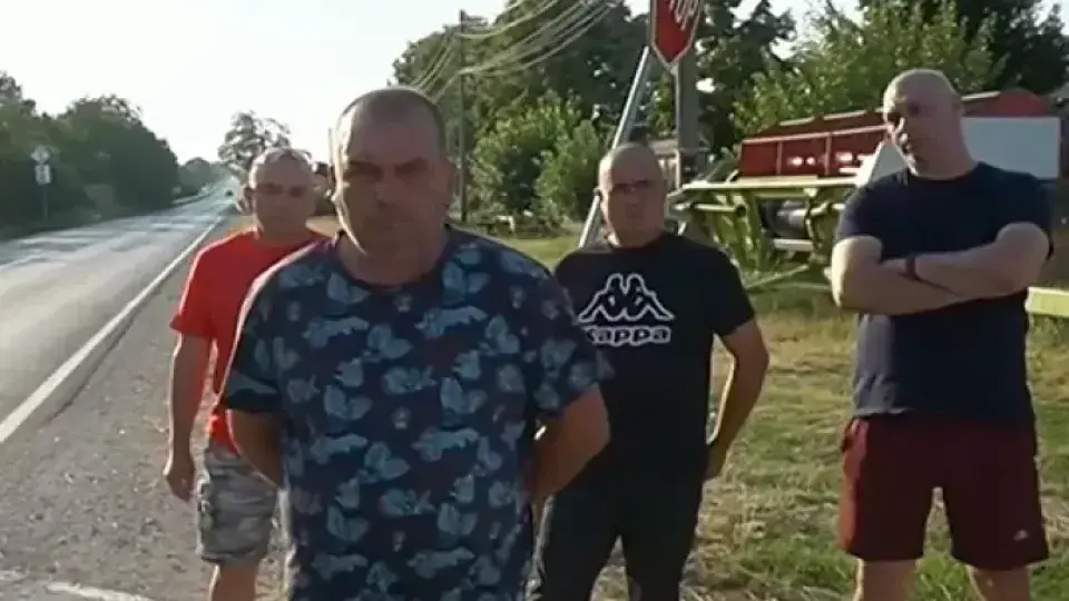 Със 144 км/ч с дете в кома: Шофьор на линейка ходи два пъти до КАТ за обяснения
