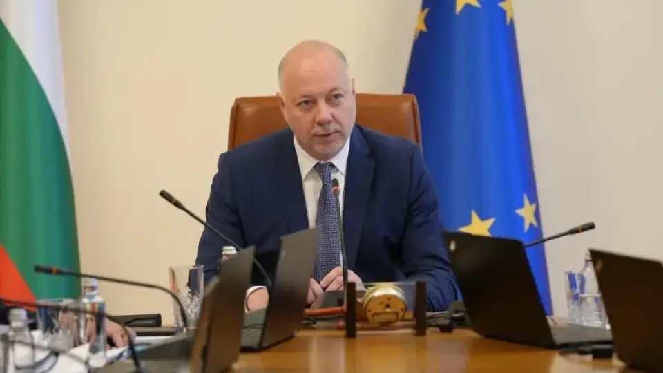 Желязков: Създаде се информационна каша с днешното изслушване за самолета на Урсула фон дер Лайен Желязков: Създаде се информационна каша с днешното изслушване за самолета на Урсула фон дер Лайен