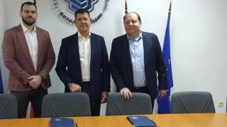 Бизнесът на Георги Самуилов расте, дава стипендии на бъдещи инженери, осигурява им работа (Снимки)