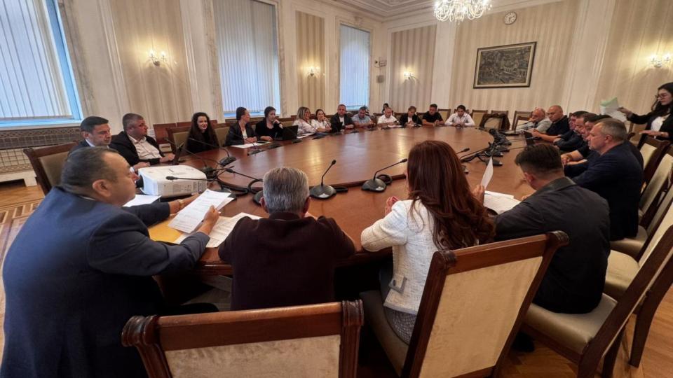 ПГ на ДПС-НОВО НАЧАЛО разработва График на спешни мерки и отговорни институции за подобряване на водоснабдяването и облекчаване на водния режим до края на годината ПГ на ДПС-НОВО НАЧАЛО разработва График на спешни мерки и отговорни институции за подобряване на водоснабдяването и облекчаване на водния режим до края на годината