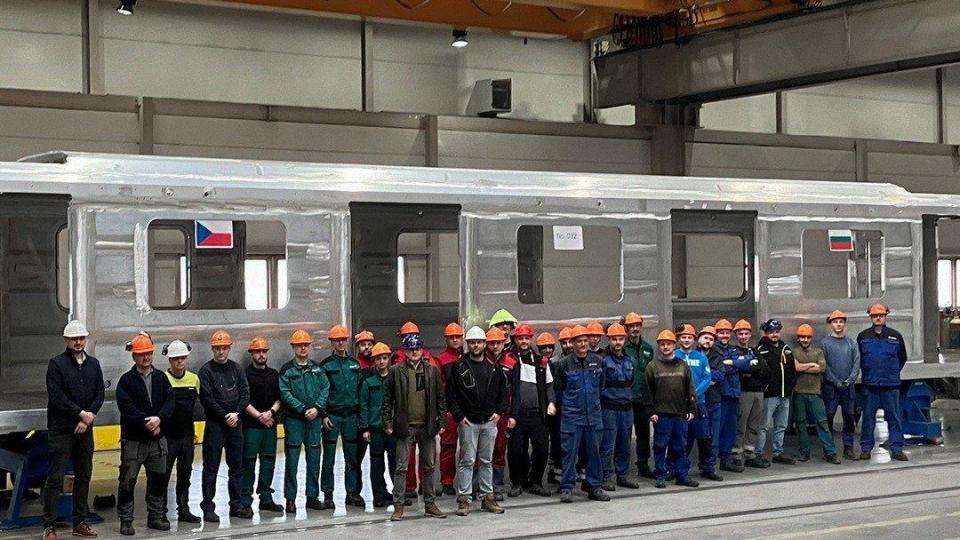 "Шкода" показа новите софийски метровлакове за 66 милиона евро (видео/снимки)