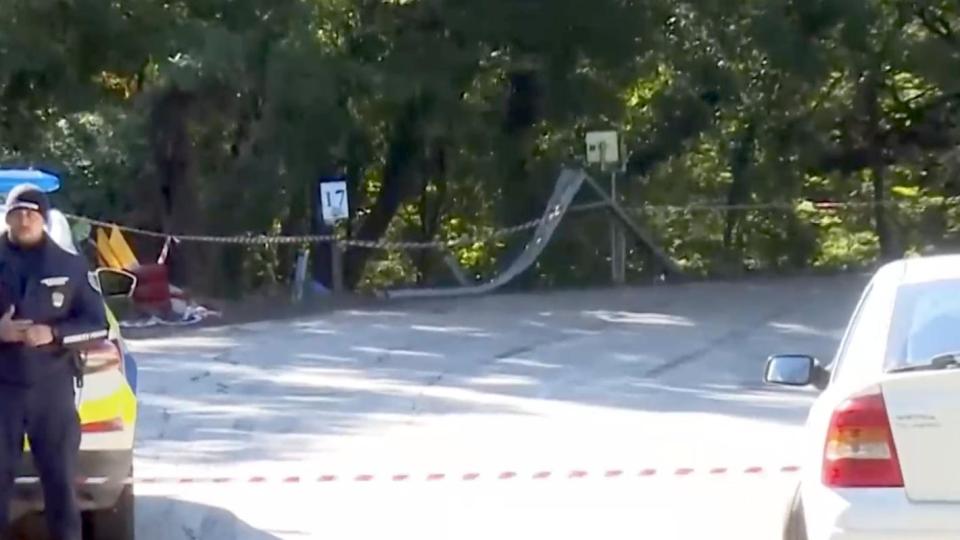 Вижте мига, в който състезателната кола се врязва в хората на рали край Варна (видео)