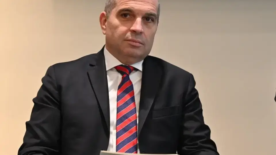 Гроздан Караджов: Имам усещането, че живеем в паралелна реалност, борбата с корупцията в ДАИ се представя за чадър над нея Гроздан Караджов: Имам усещането, че живеем в паралелна реалност, борбата с корупцията в ДАИ се представя за чадър над нея