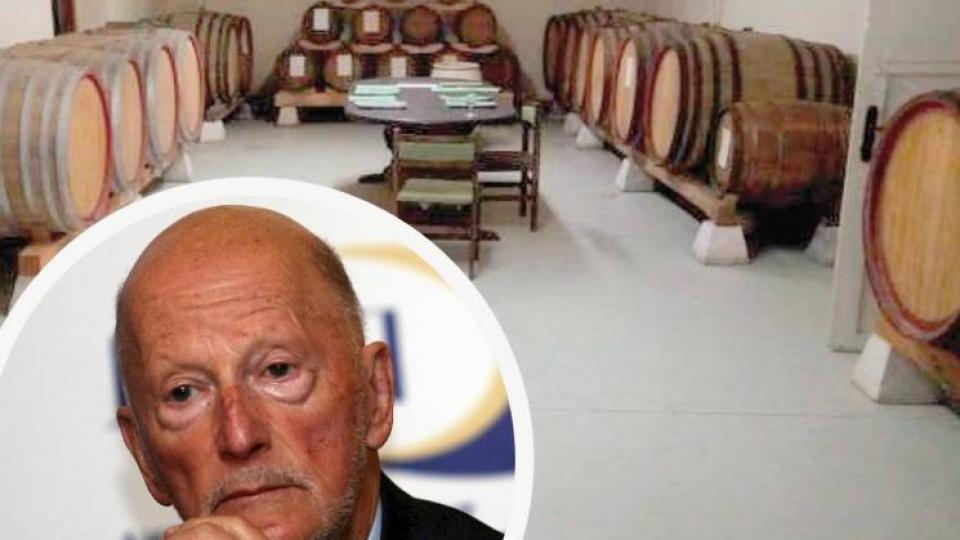 Царската изба на тезгяха заради дълг