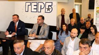 След рейда на ГЕРБ по места: Атака към министри на БСП и ИТН, не искат избори, а Борисов - премиер