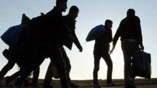 Арабски бежанци се настаняват с хитрост в изоставени жилища