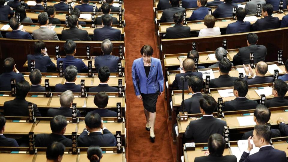 Металистка, мотористка, милитаристка… какво знаем за първата жена премиер на Япония