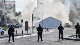 Изстрели и пожар в сърцето на Белград, Вучич заговори за терористичен акт (снимки)