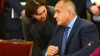 Румяна Бъчварова безсрамно нападна Борисов и полегна в краката на Радев! Румяна Бъчварова безсрамно нападна Борисов и полегна в краката на Радев!
