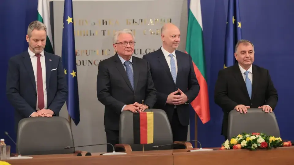 Началото на нова епоха за българската военна индустрия: Старт на завода с "Райнметал" Началото на нова епоха за българската военна индустрия: Старт на завода с "Райнметал"